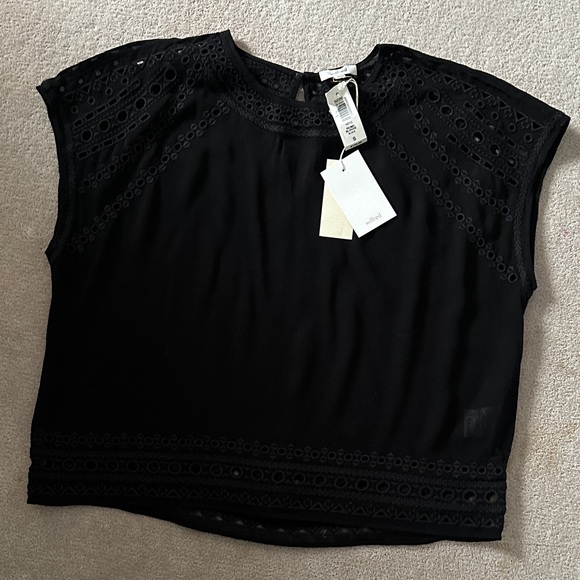 Aritzia Tops - Aritzia Black Lace-Trim Cap Sleeve Top!